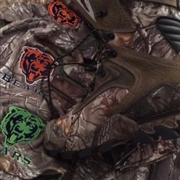 Clothes - Picture 3 of 16